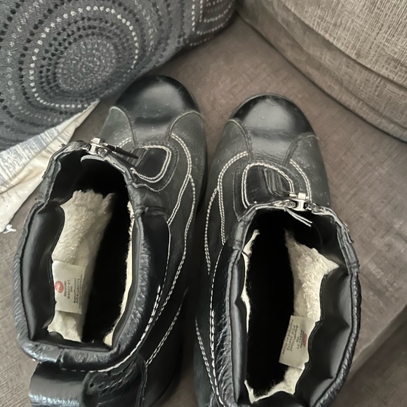 Blondo Waterproof Booties - Picture 5 of 9